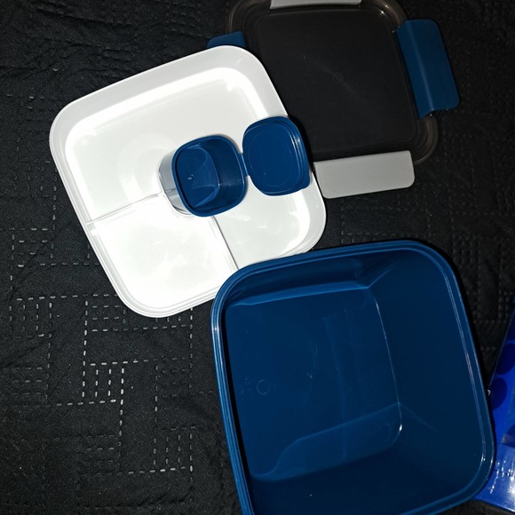 New Great Size bento Box with sauce cup - lock leakproof - Picture 2 of 7